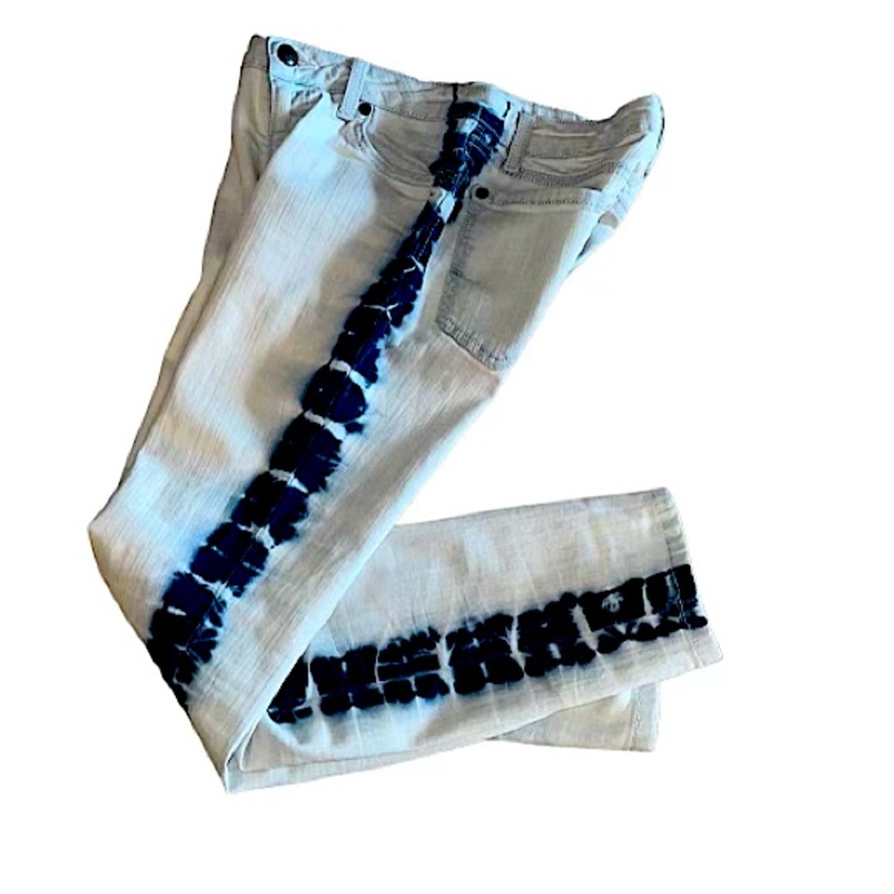 Jessica Simpson Tie Dyed and Washed Look.